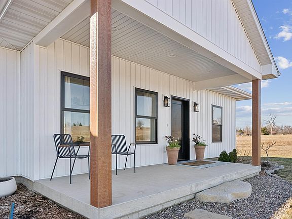 4th image of 105 Pine Ridge Rd