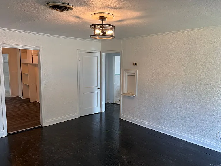 5337 Hearne Ave — Photo 8
