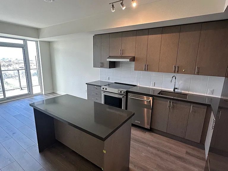 8960 Jane St #2112 — Photo 8