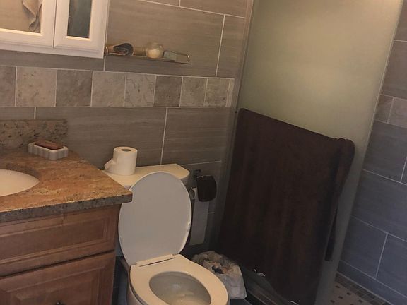 3rd image of 1306 W Girard Ave #C