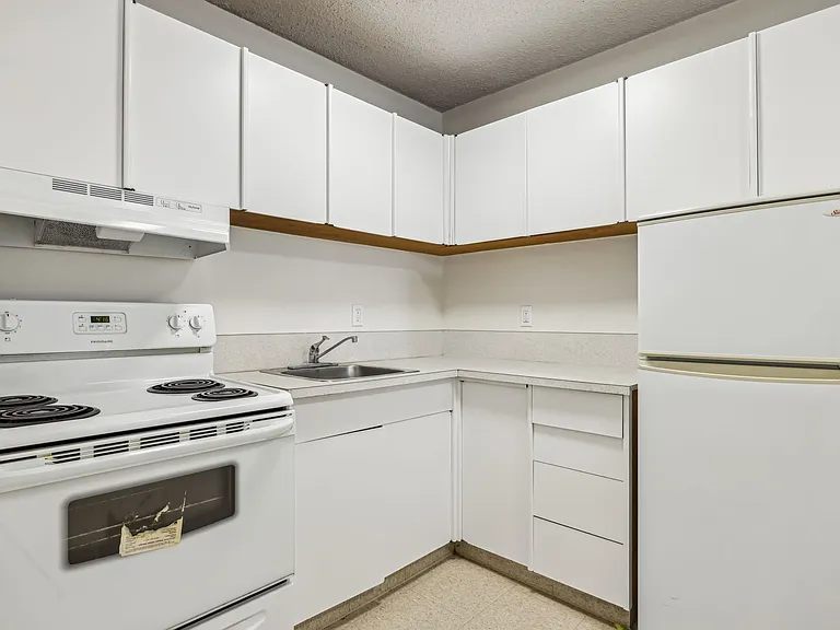 510 58th Ave SW #302 — Photo 18