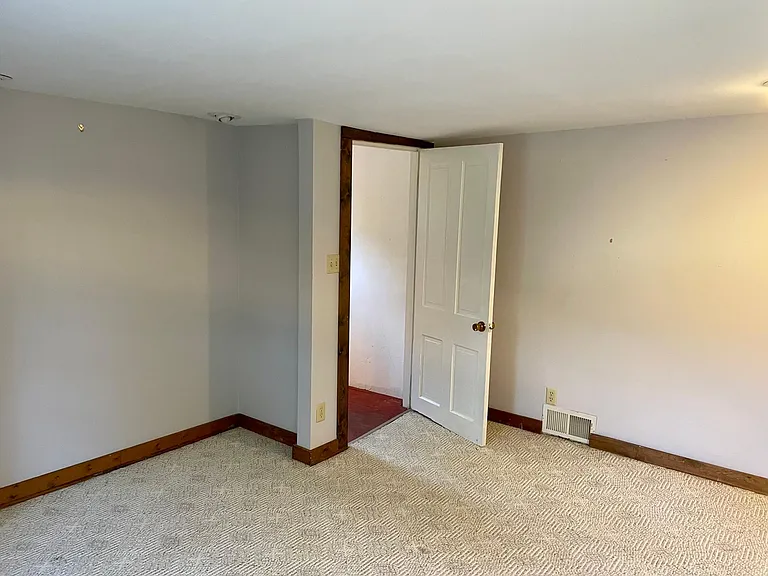 2nd floor bedroom