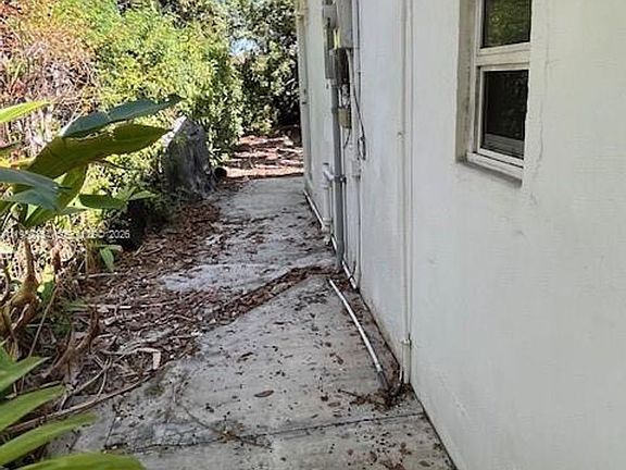 4th image of 175 NW 121st St #175