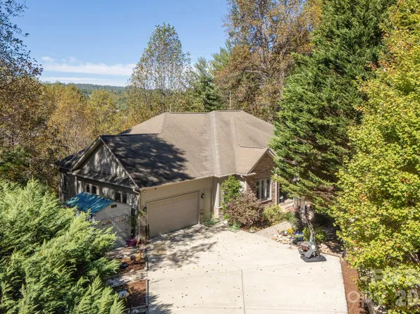 111 Cub Run, Hendersonville, NC 28739