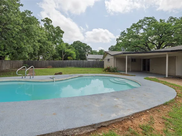 1115 Redbud Ct, Arlington, TX 76012