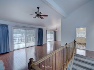 15000 Village Green Dr APT 12, Bothell, WA 98012