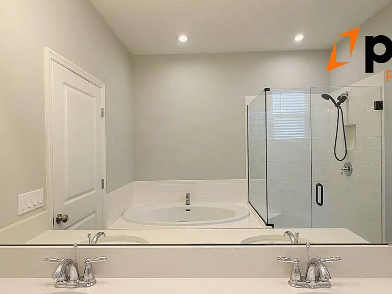 3 bed, 2.0 bath, 1589 sqft, $2,600 — Photo 20