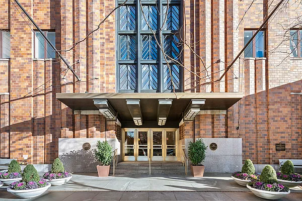 Rented by Compass | media 16