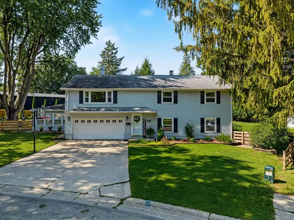 511 Saint Clare Ct, Monroe, WI 53566