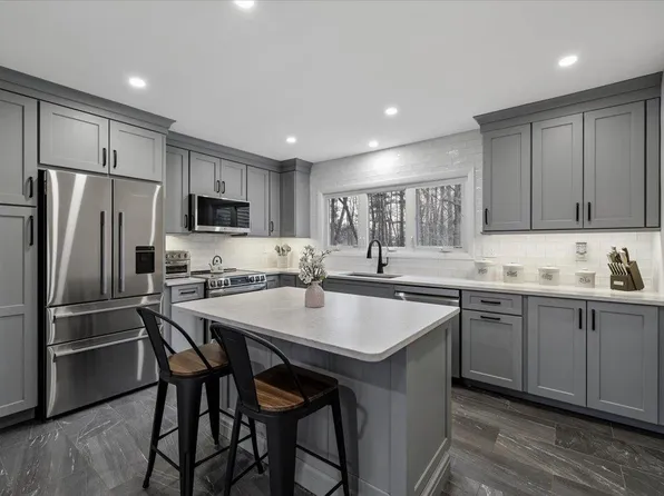 26 Bert Street, Hooksett, NH 03106