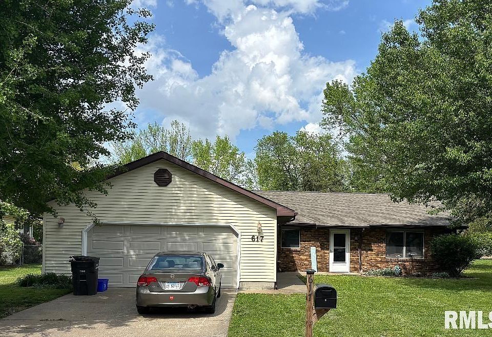 1st image of 617 S Surrey Ln