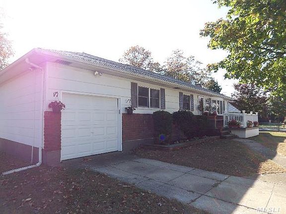 3rd image of 4036 Raymond St