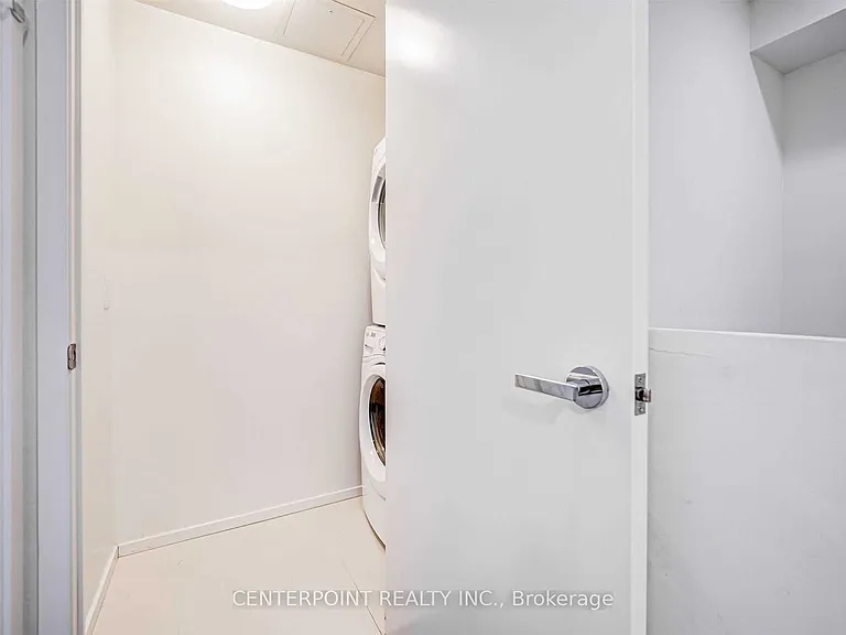 1 Bloor St E #515 — Photo 29