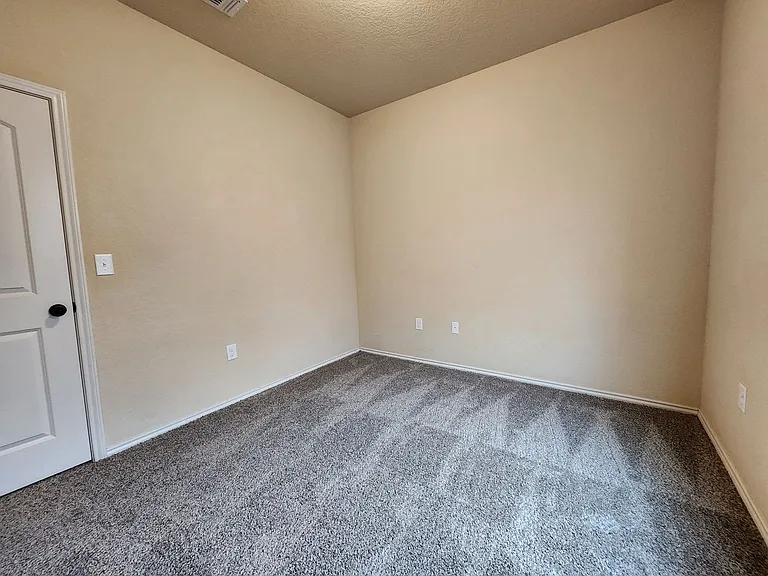 712 Creekside Cir — Photo 28