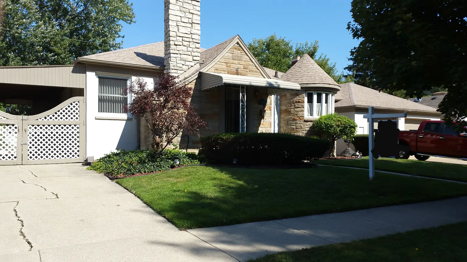 17981 Elizabeth St photo 1