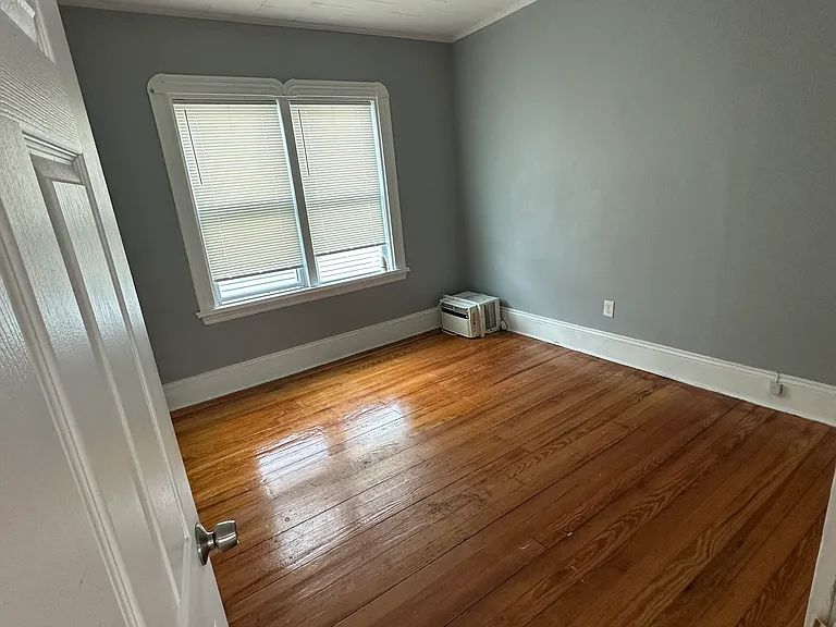 17 Stapleton St #2 — Photo 4