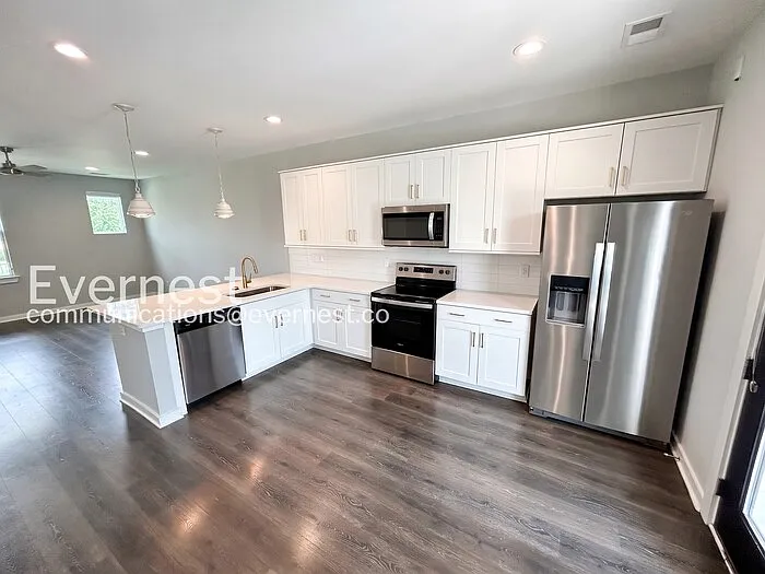 106 Ethelyne Way — Photo 4