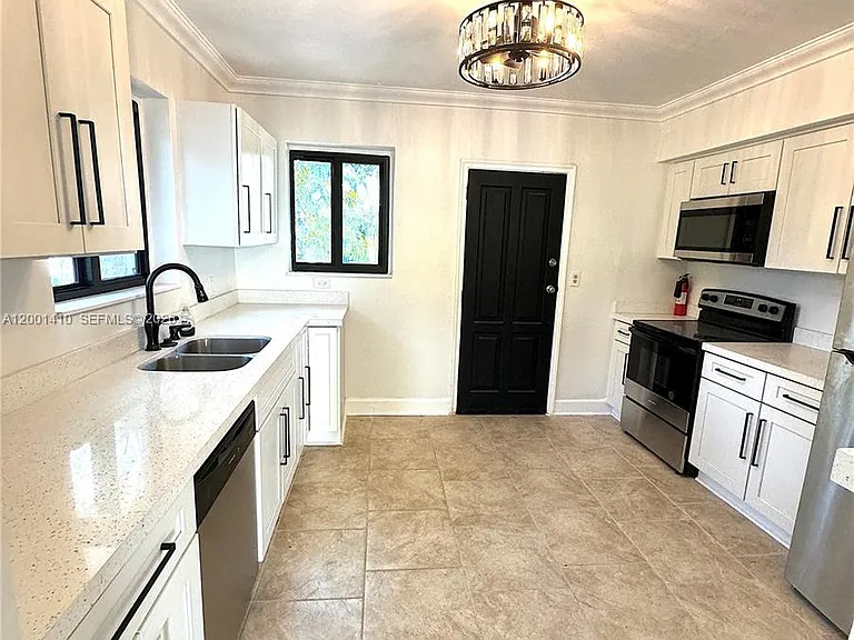5530 NW Miami Ct — Photo 11