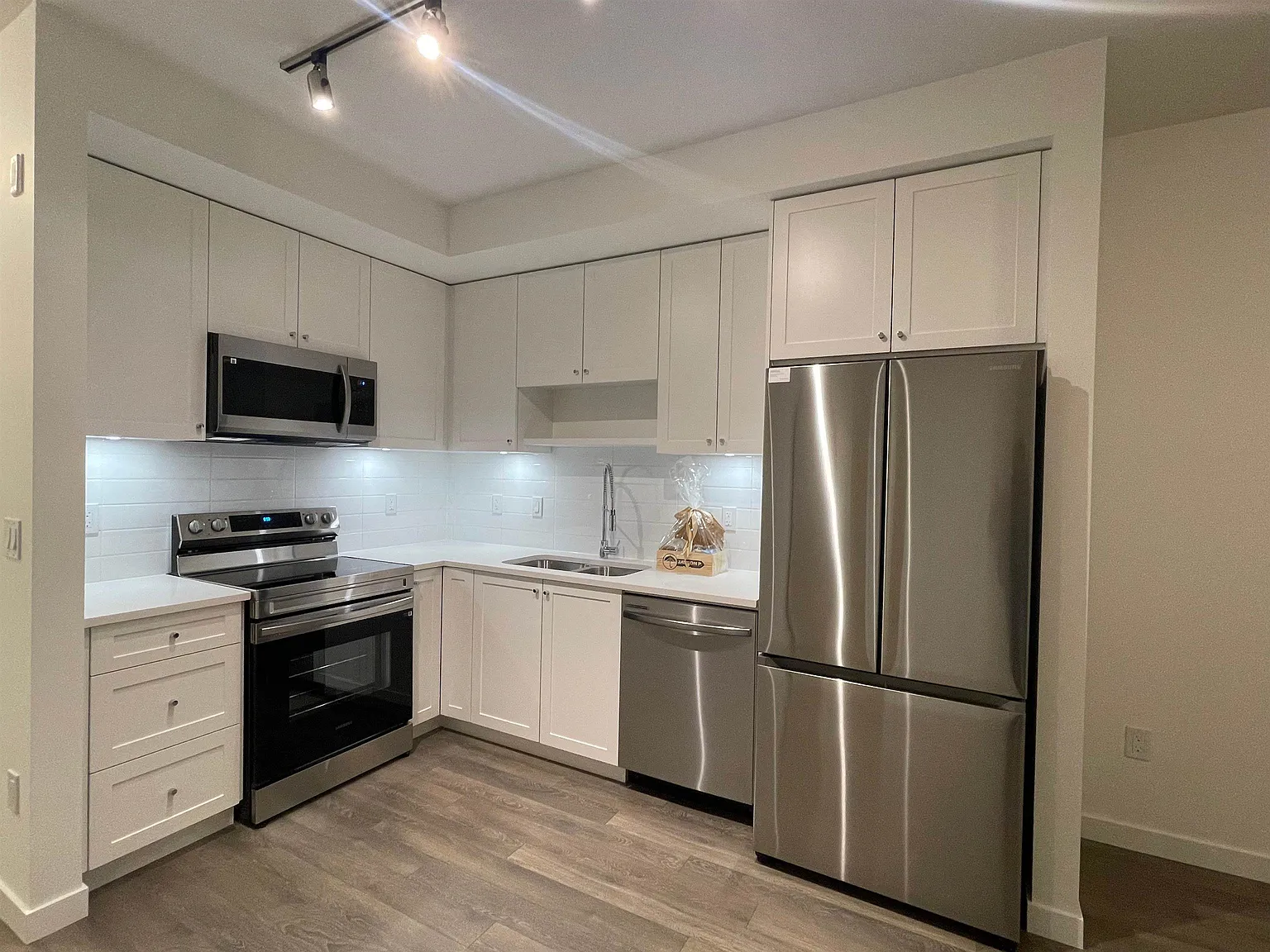 1 bed, 605 sqft, $1,950 — Photo 1