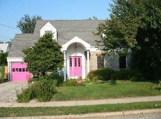 132 Henry St, Westbury, NY 11590