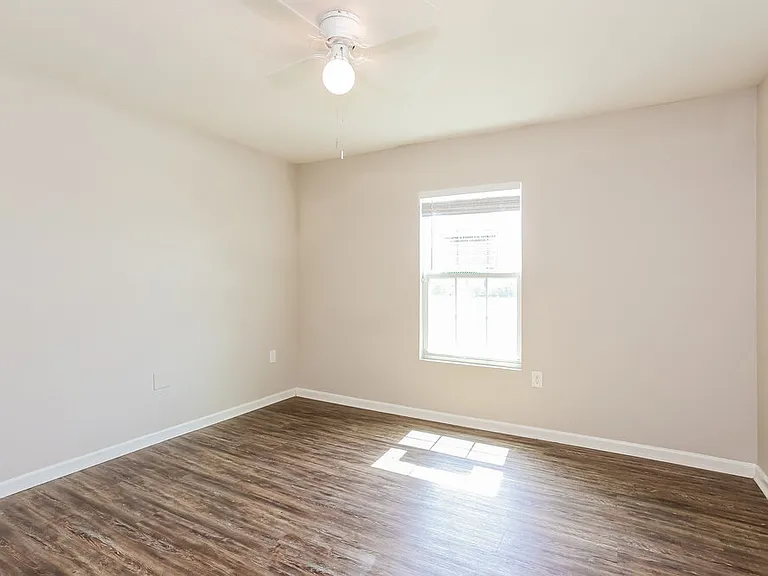 2067 Tyson Lake Dr — Photo 13
