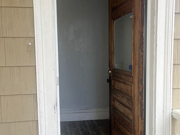 5th image of 77 1/2 S State St #1