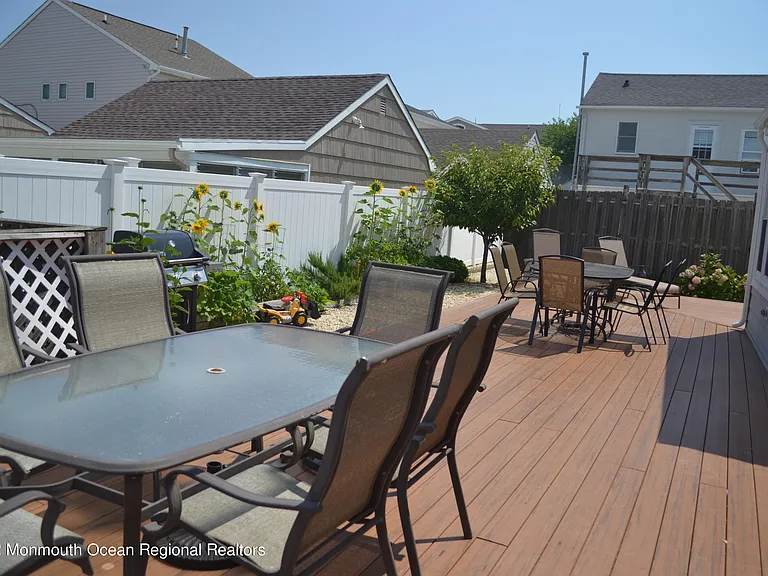 15 Ortley Ave — Photo 40