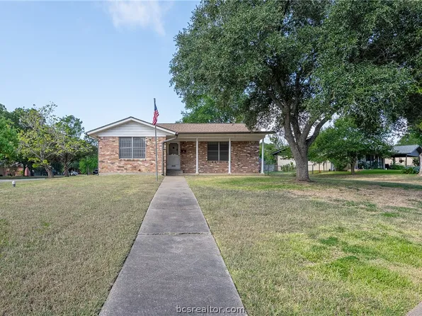 303 Borderbrook Dr, Bryan, TX 77801