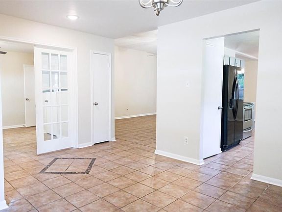 3rd image of 18389 Ten Oaks Ct