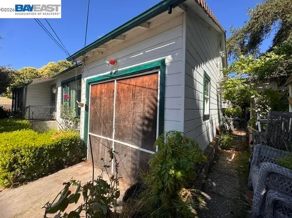 2080 East Ave, Hayward, CA 94541