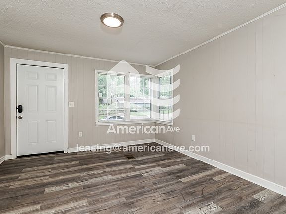 1512583_005_living_room_13849738.jpg
