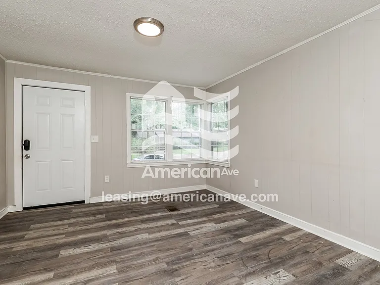1512583_005_living_room_13849738.jpg