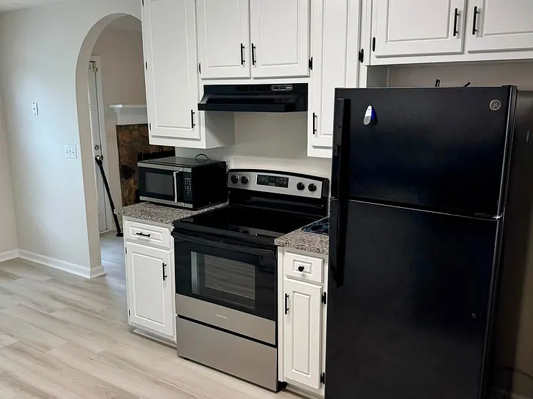 601 Windsor Dr — Photo 9