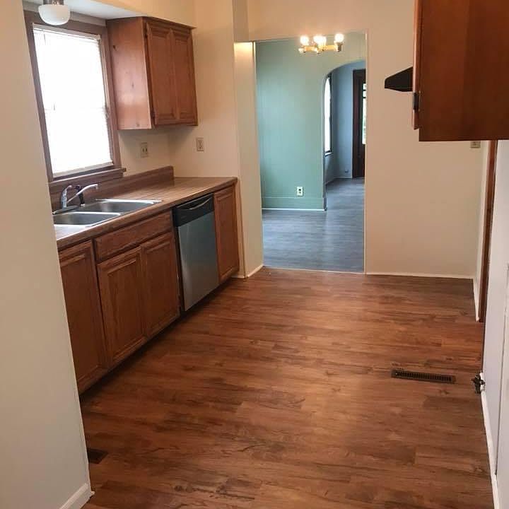 1st image of 702 E Lincoln Ave