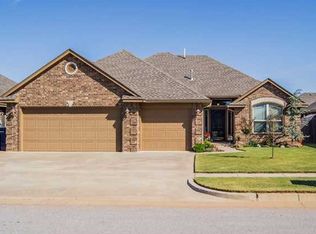 11709 SW 17th St, Yukon, OK 73099