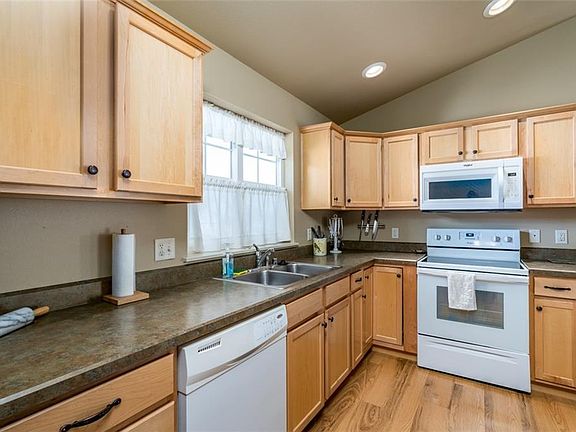 3rd image of 1734 Province Ln