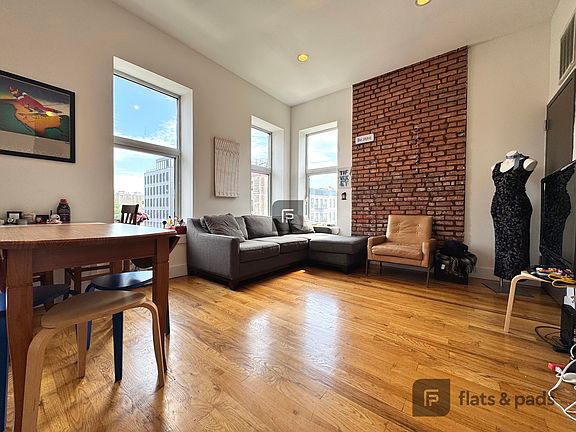4th image of 88 Rogers Ave #3