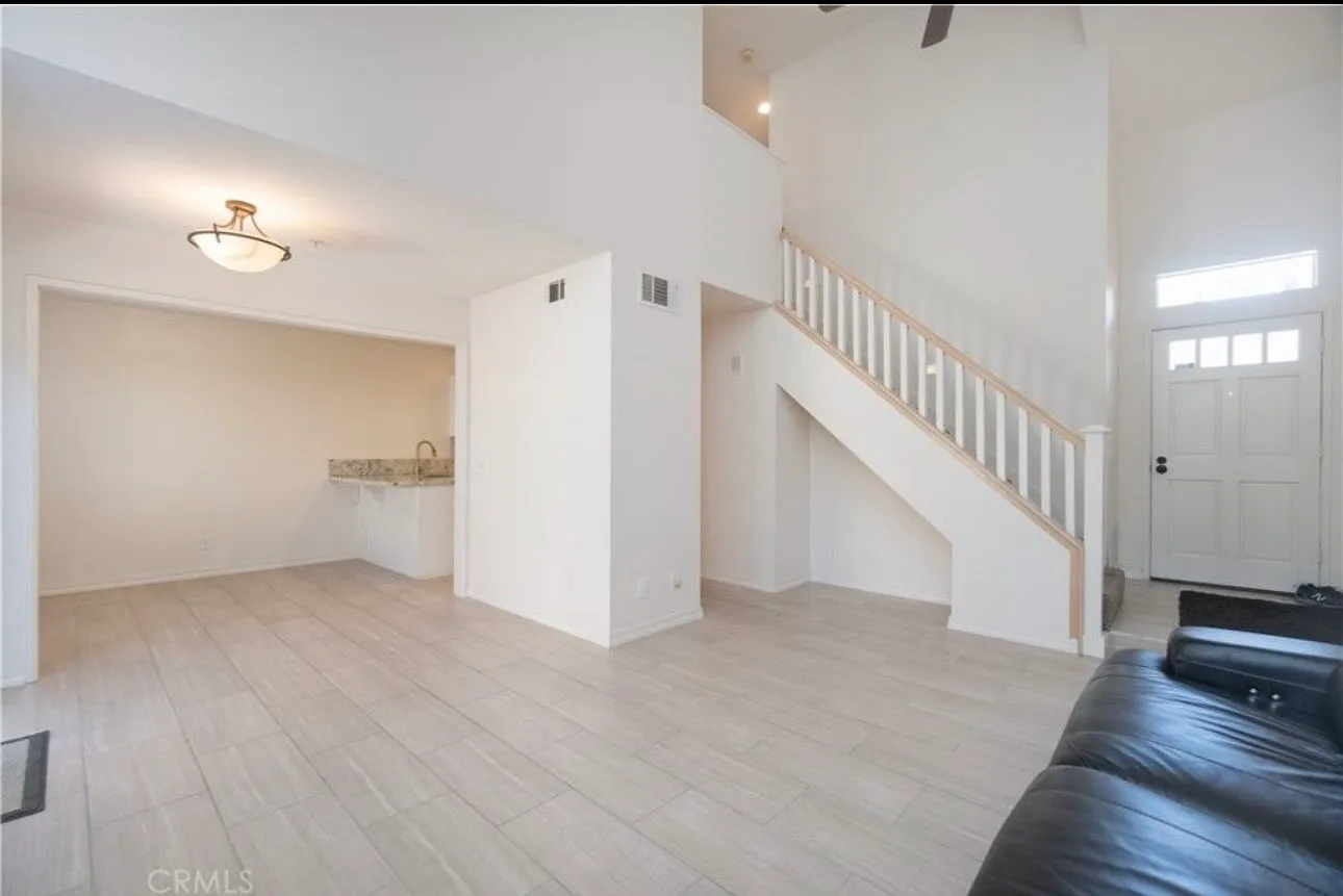 3 bed, 1239 sqft, $3,450 — Photo 4