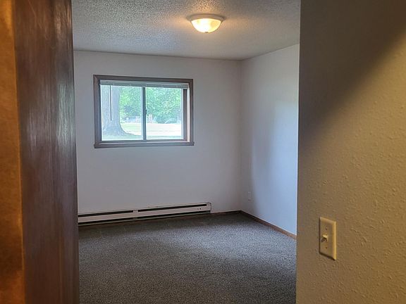 4th image of 2610 Country Club Pkwy #2