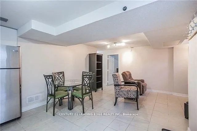 298 Hoover Dr — Photo 4