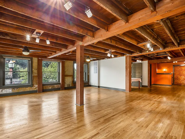 594 Locust Street125 West 6th Ave — Photo 19