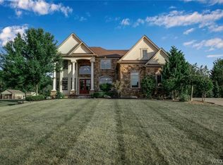 4151 Ridgefield Ter, Hamburg, NY 14075