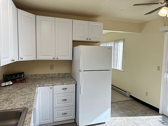 4th image of 380 E Clarendon St #380