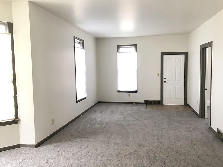 418 Bluff City Blvd — Photo 3