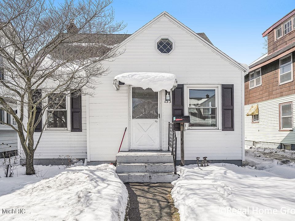 1st image of 1533 Tamarack Ave NW