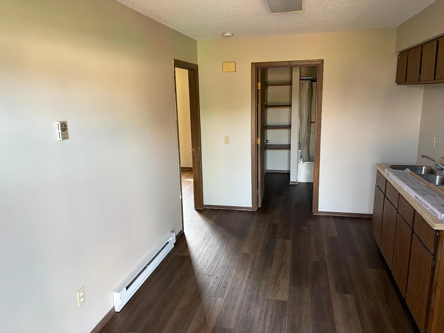 2621 Harvey Dr - 3 — Photo 2