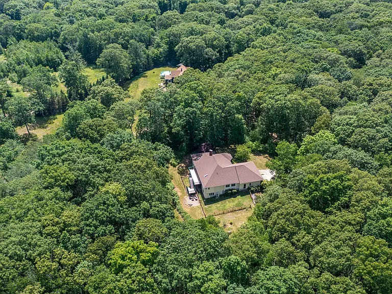 202 West Rd — Photo 47