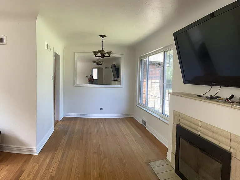 2875 Niagara St — Photo 2
