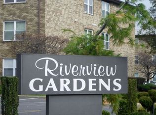109 Riverview Ct, Secaucus, NJ 07094