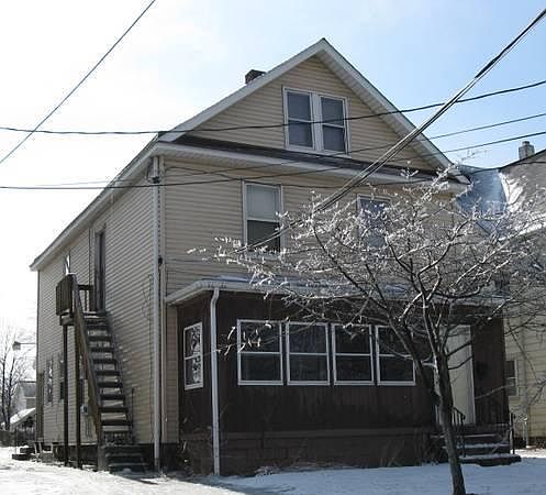 1st image of 325 E 2nd St #2
